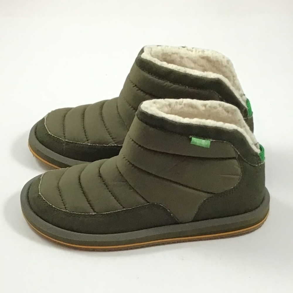 New Sanuk Puff N Chill Dark Olive Slip On Ankle Boots Size 6
